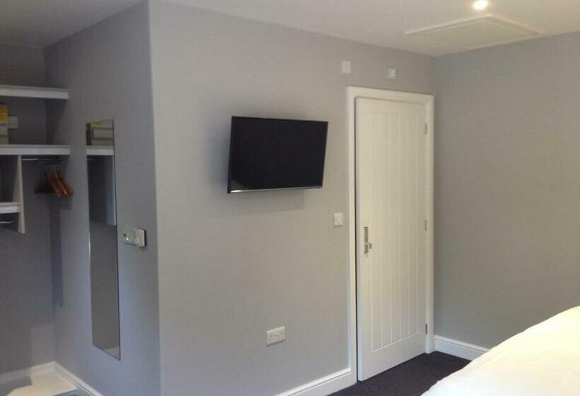 غرفة قياسية لذوى الاحتياجات الخاصة, Woodland Waters