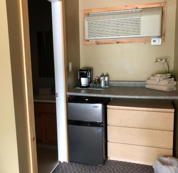 Номер Стандарт, Noble Motel