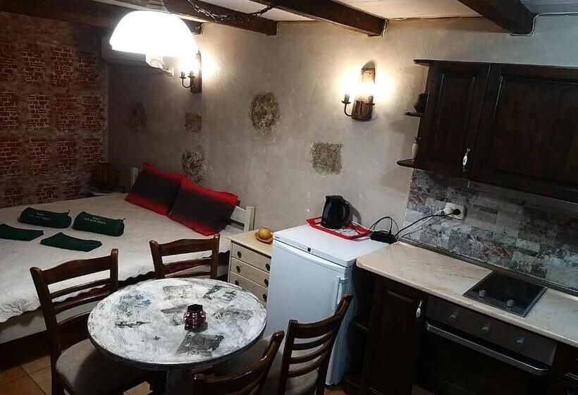 Бунгало Стандарт 2 Спальни, къща за гости там край реката