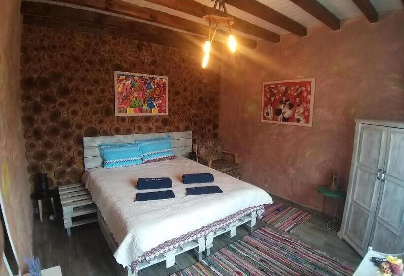 Бунгало Deluxe, къща за гости там край реката