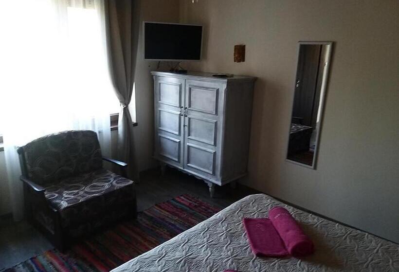 Бунгало Deluxe, къща за гости там край реката