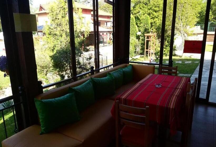 Бунгало Deluxe, къща за гости там край реката