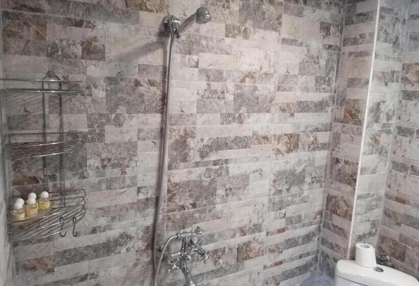 Бунгало Стандарт 2 Спальни, къща за гости там край реката