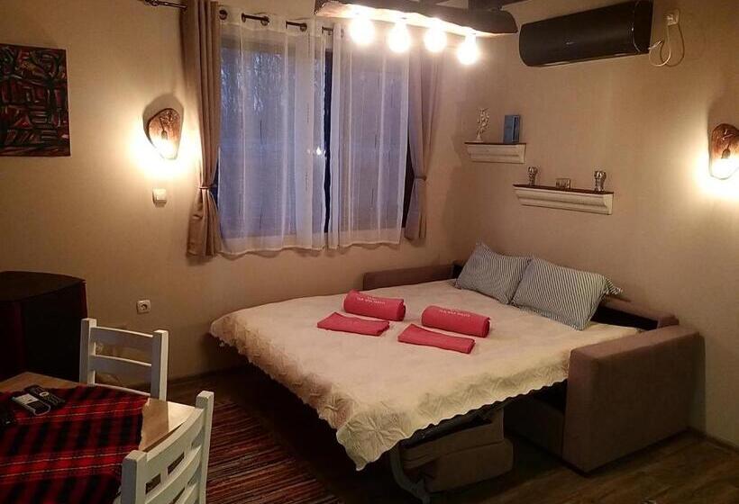 Бунгало Deluxe, къща за гости там край реката