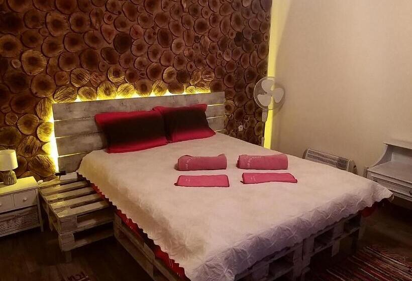 Бунгало Deluxe, къща за гости там край реката