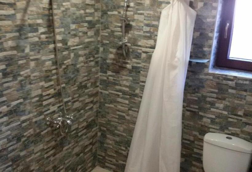 Бунгало Deluxe, къща за гости там край реката