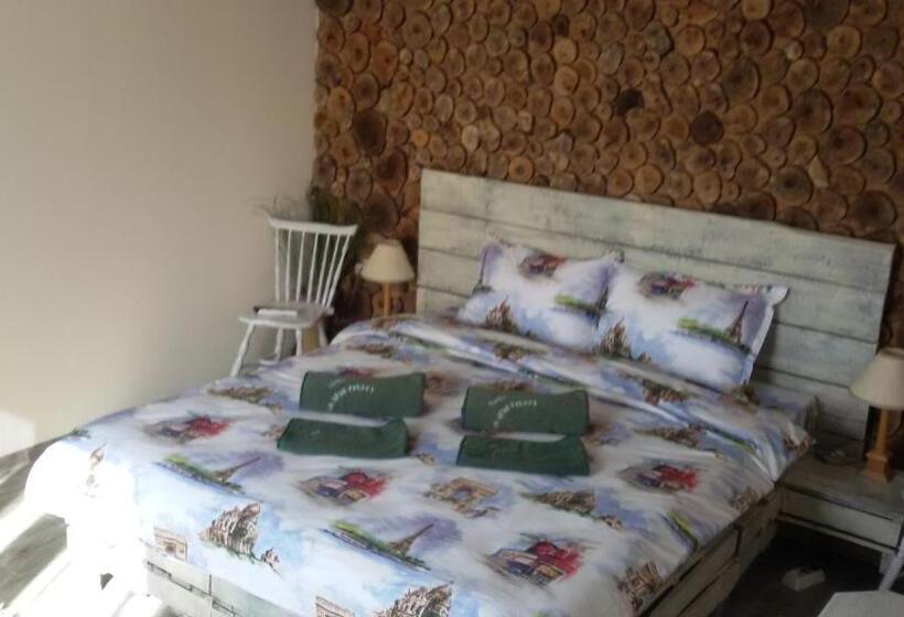 Бунгало Deluxe, къща за гости там край реката