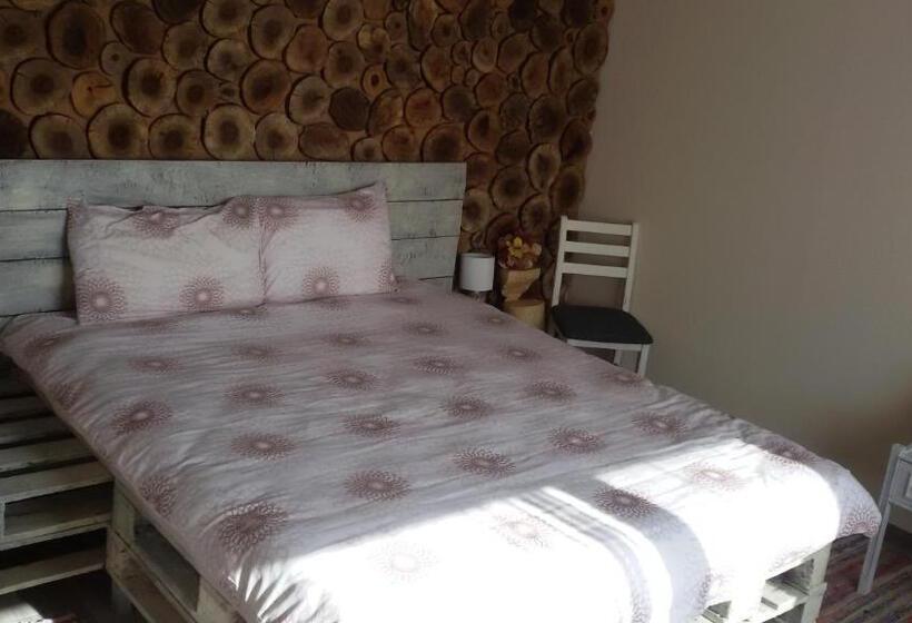 Бунгало Deluxe, къща за гости там край реката