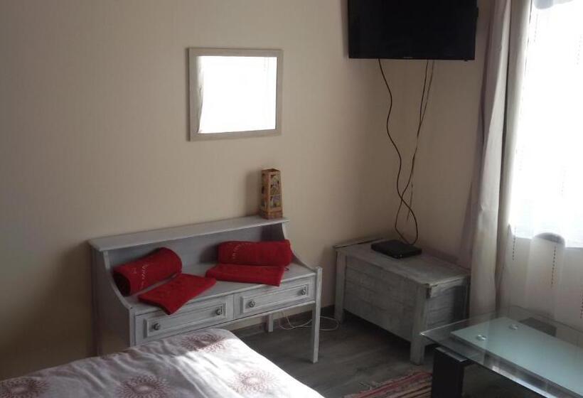 Бунгало Deluxe, къща за гости там край реката