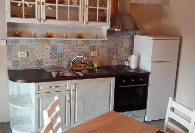 Бунгало Deluxe, къща за гости там край реката