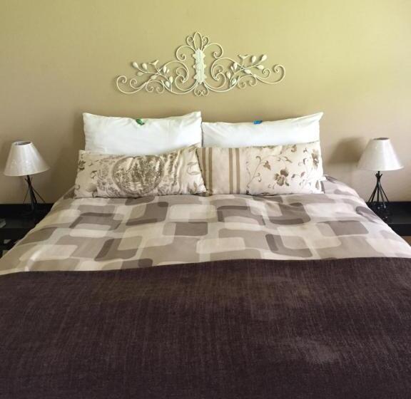 חדר משפחתי, Grace Country Retreat