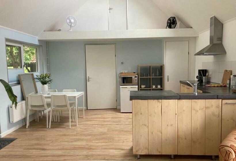 带1个卧室的带阳台的公寓, The Bee   Trekkershuts & Apartment