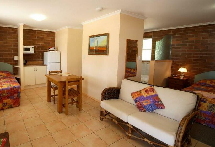 豪华房间带漩涡浴缸, Rubyvale Motel & Holiday Units An Adults Only Getaway