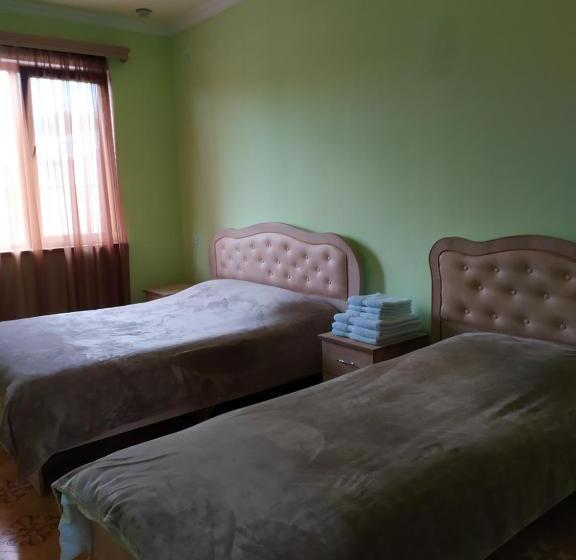 Номер Стандарт Трехместный, Alex Hotel In Shinuhayr
