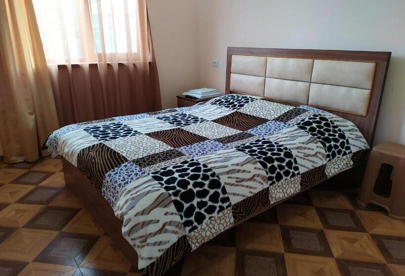 Номер Стандарт Вид на Сад, Alex Hotel In Shinuhayr