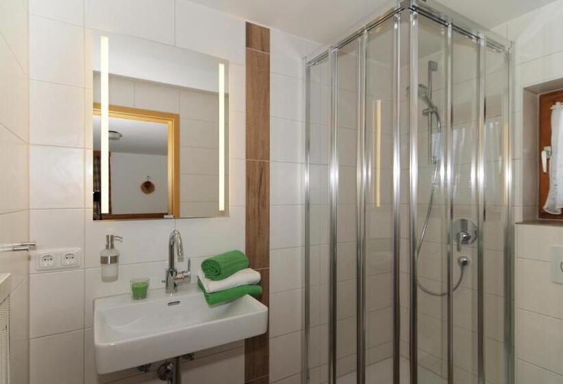 Трехместный Номер Стандарт с Балконом, Bauernhof Kotz