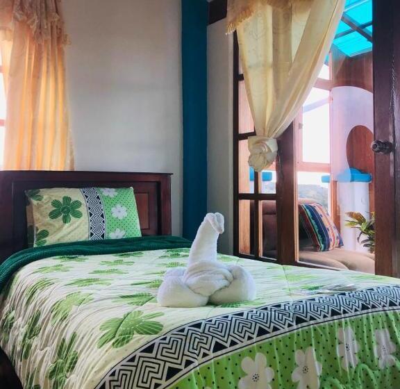 اتاق استاندارد سه نفره, Martita's House Hostal