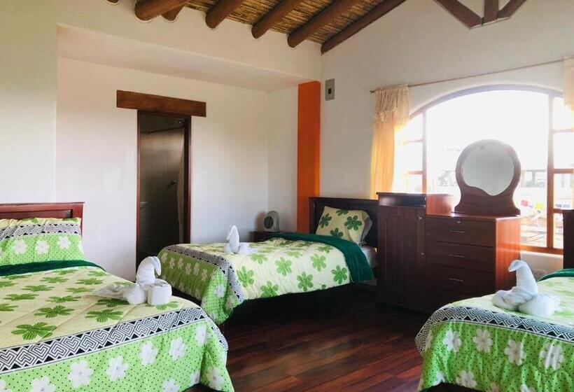 اتاق استاندارد سه نفره, Martita's House Hostal