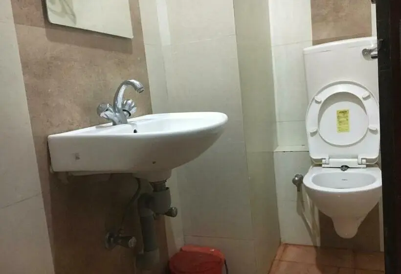 3-Bett-Standardzimmer, Shree Hari
