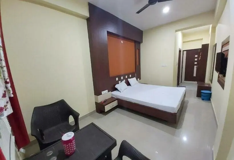 Deluxe Zimmer, Shree Hari