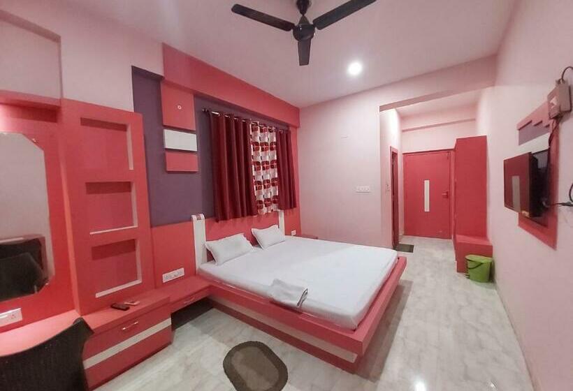 غرفة ديلوكس, Shree Hari