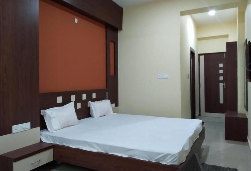 غرفة قياسية, Shree Hari