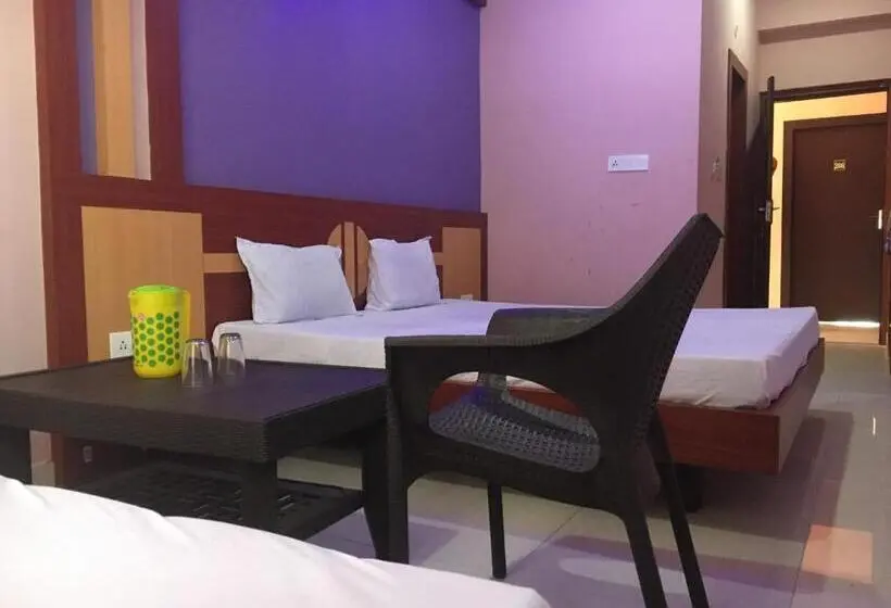 3-Bett-Standardzimmer, Shree Hari