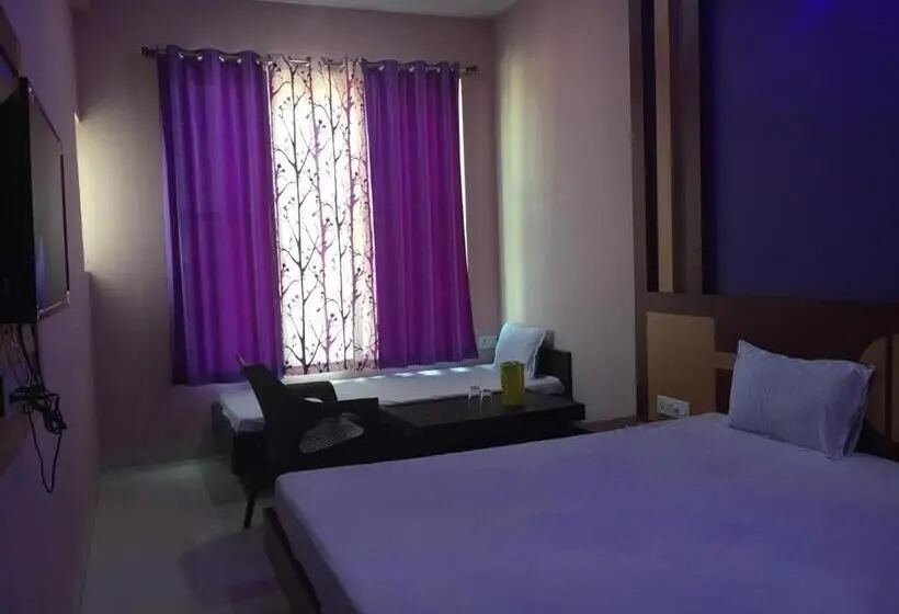 3-Bett-Standardzimmer, Shree Hari
