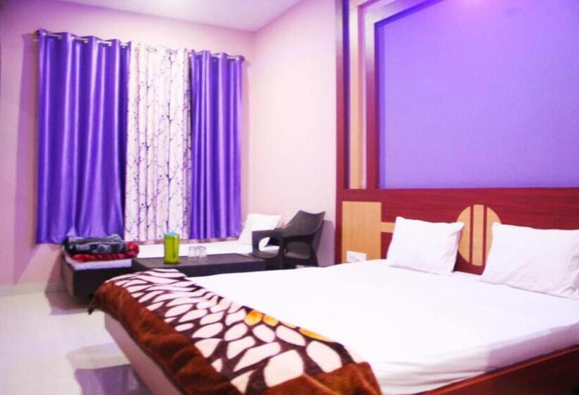 غرفة قياسية ثلاثية, Shree Hari