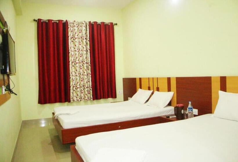 غرفة قياسية ثلاثية, Shree Hari