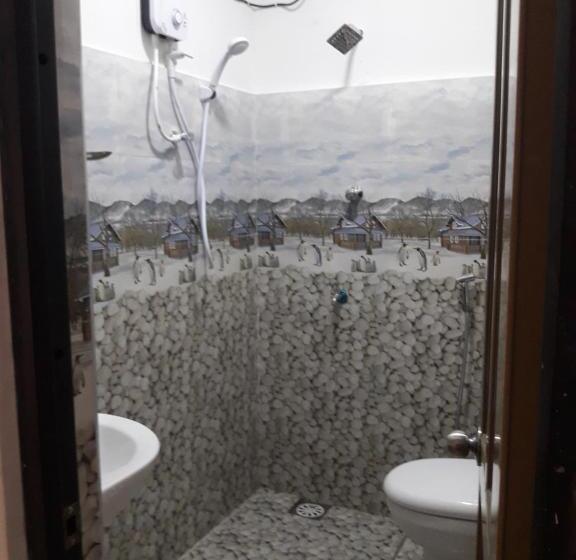 غرفة ديلوكس, White Wall