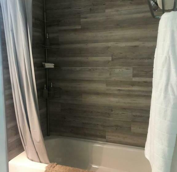 Folyóra Néző Suite, Jemseg Lakeview Motel