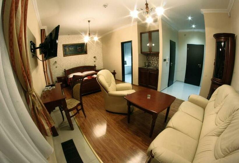 דירת חדר, Alnus Penzion