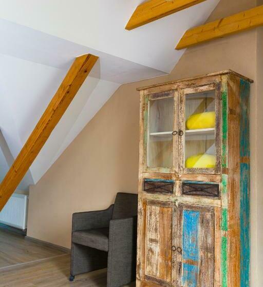 جناح, Landhaus Engel