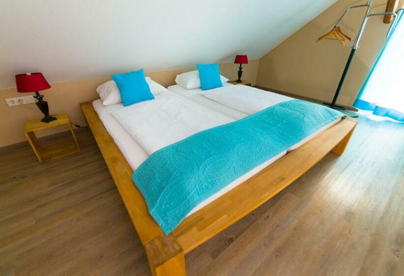 جناح, Landhaus Engel