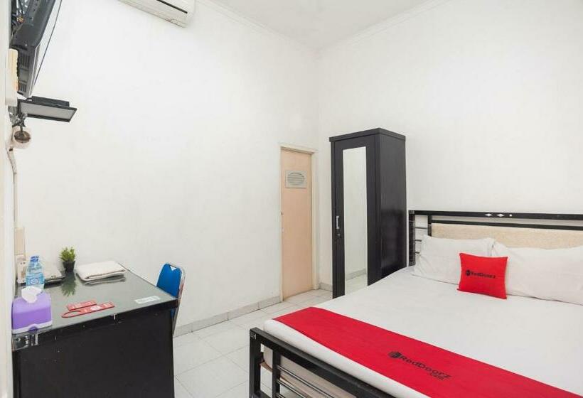 غرفة قياسية, Reddoorz Syariah Near Grand Galaxy Park