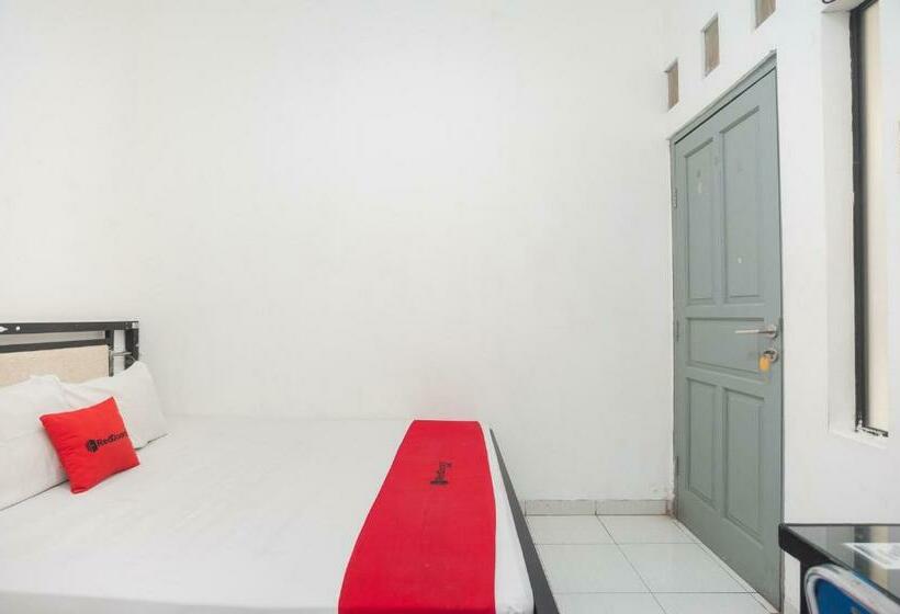 غرفة قياسية, Reddoorz Syariah Near Grand Galaxy Park
