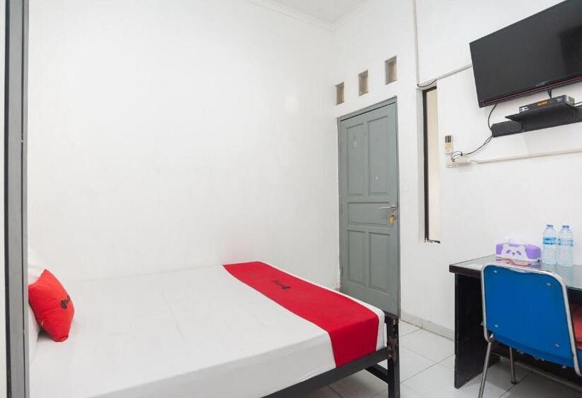 Номер Стандарт, Reddoorz Syariah Near Grand Galaxy Park