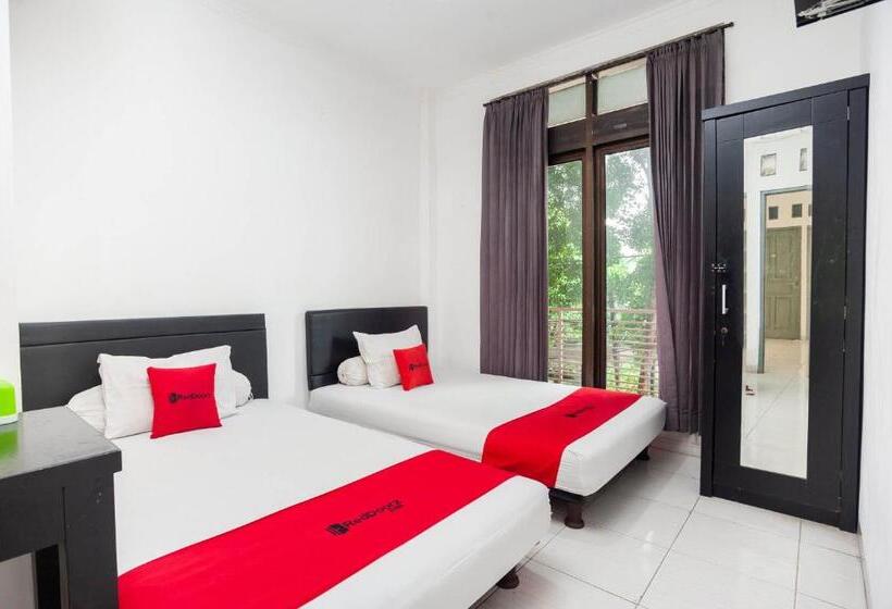 غرفة قياسية, Reddoorz Syariah Near Grand Galaxy Park