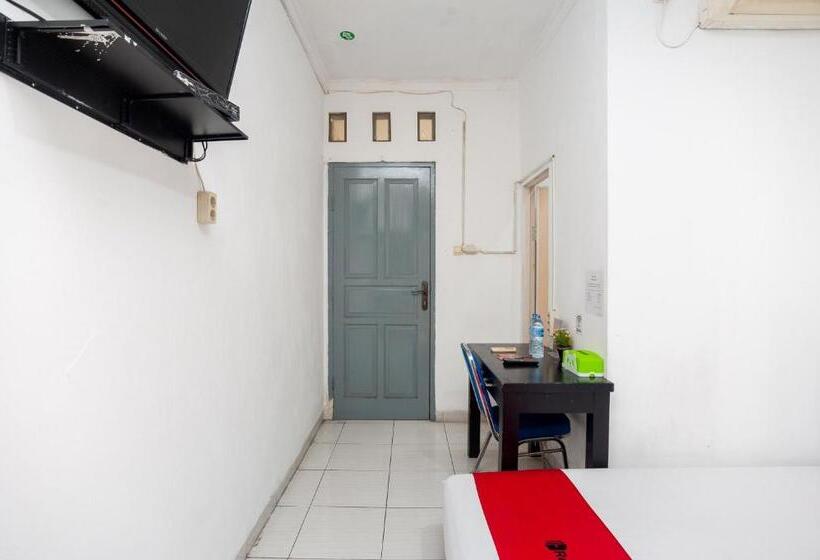 غرفة قياسية, Reddoorz Syariah Near Grand Galaxy Park