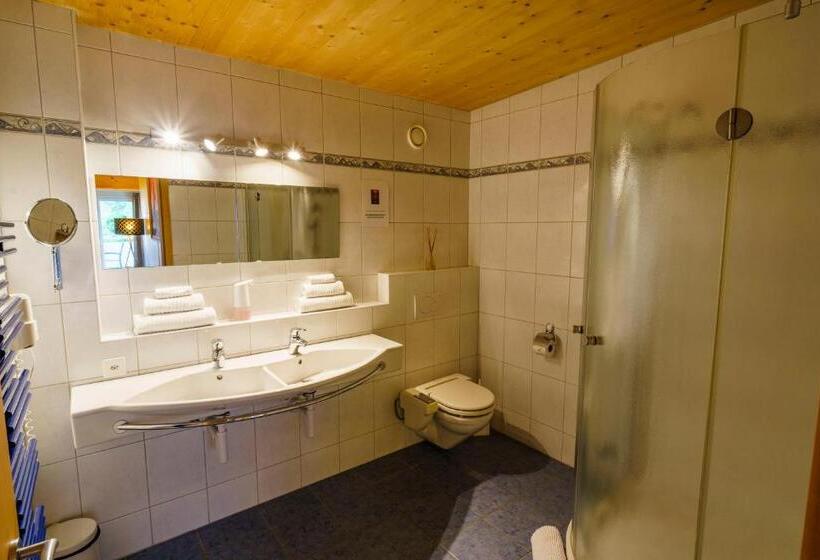 Suite with lake view, Seeblick Smart Hotel Rössli