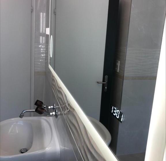 バス共有のスタンダードルーム, Seeblick Smart Hotel Rössli