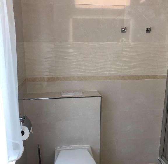 バス共有のスタンダードルーム, Seeblick Smart Hotel Rössli