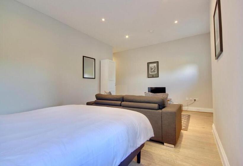 דירת חדר, Orange Grove Hotel & Gardens