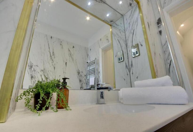 סוויטה דלוקס, Orange Grove Hotel & Gardens