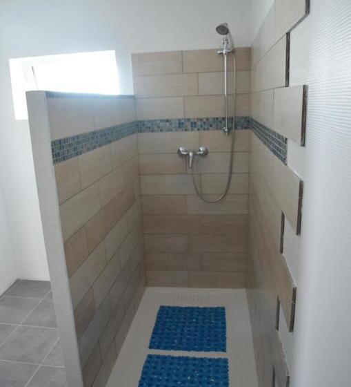 ファミリールーム, La Petite Ferme