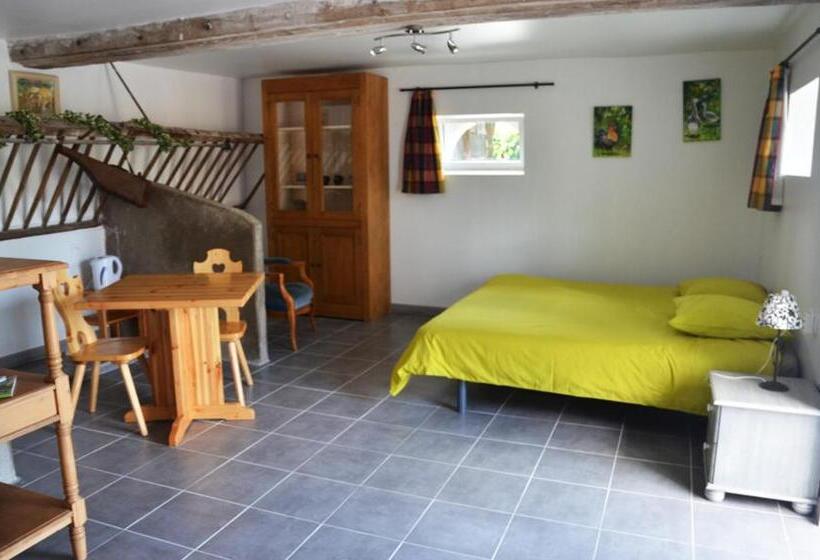 ファミリールーム, La Petite Ferme