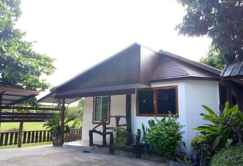 חדר פרמיום לארבעה, Pruksa Garden