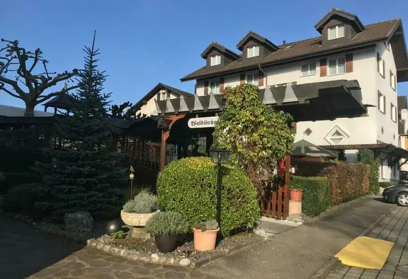 スタンダードスタジオ, Motel & Aparthotel Brüggli