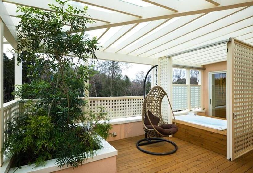 סוויטה עם ג'קוזי, Koyarunosato Doggys Island